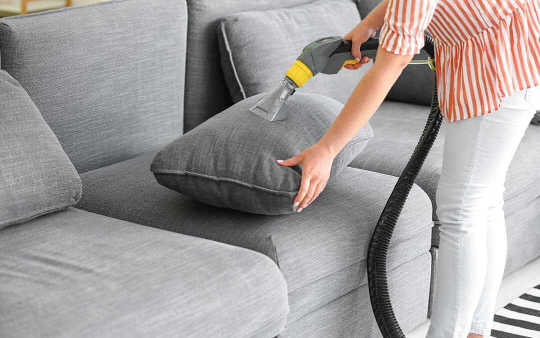 Najczęstsze błędy przy samodzielnym praniu tapicerki – czego unikać