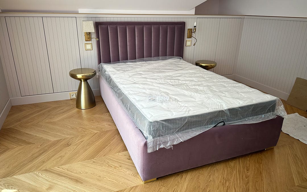 Jak wybrać idealne łóżko tapicerowane do sypialni? Praktyczny poradnik